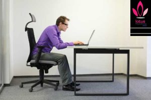 فیزیوتراپی و اصلاح الگوی نشستن در کارمندان /فیزیوتراپی در امیرآباد
